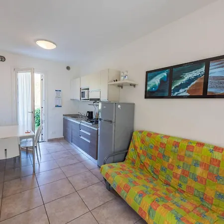Homely Flat With Private Garden And Common Pool Appartement Bibione
