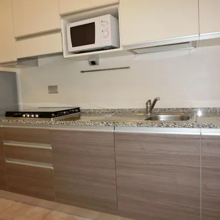 Apartamento Homely Flat With Private Garden And Common Pool *