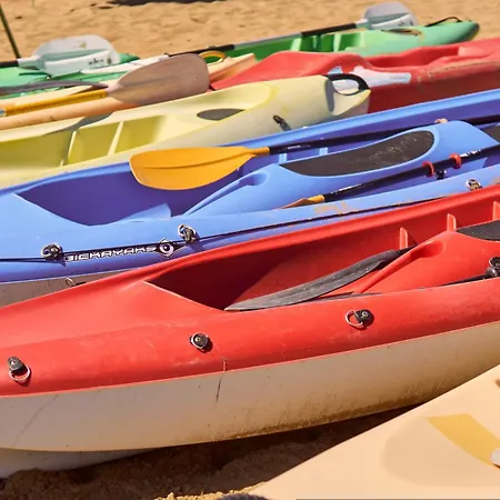 Homely Flat With Private Garden And Common Pool شقة *