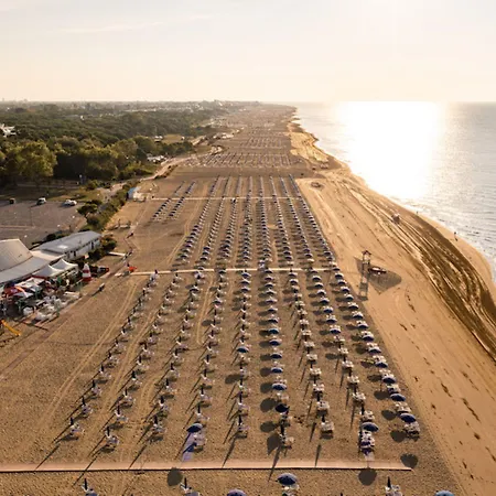 Homely Flat With Private Garden And Common Pool * بيبيوني