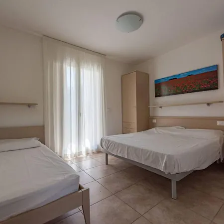 Homely Flat With Private Garden And Common Pool Appartamento