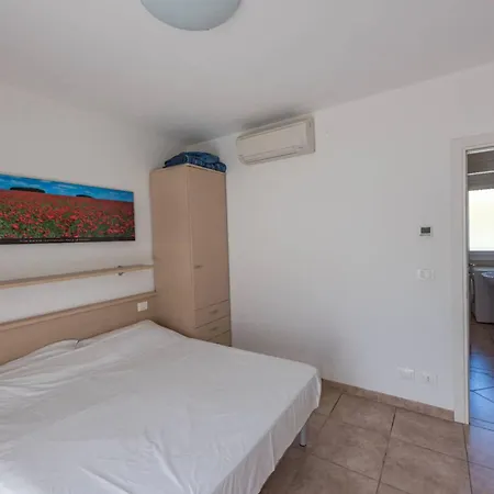 Appartamento Homely Flat With Private Garden And Common Pool *