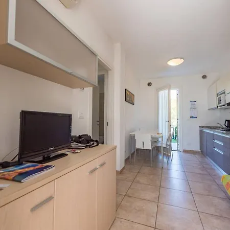 Appartamento Homely Flat With Common Pool And Solarium *