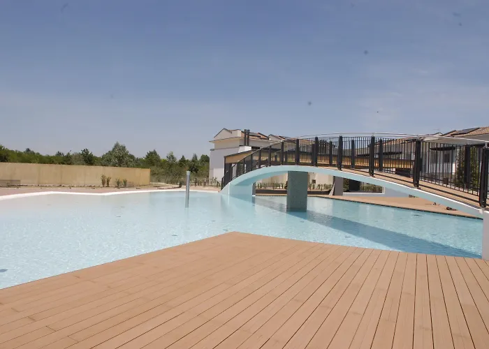 Apartmán Homely Flat With Private Garden And Common Pool *