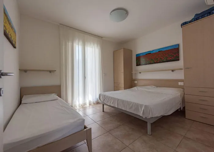 Homely Flat With Private Garden And Common Pool Appartamento